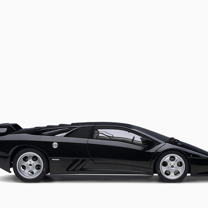 https://www.mydiecastcars.com/wp-content/uploads/2023/01/lamborghini-diablo-se30-black-autoart-3.jpg