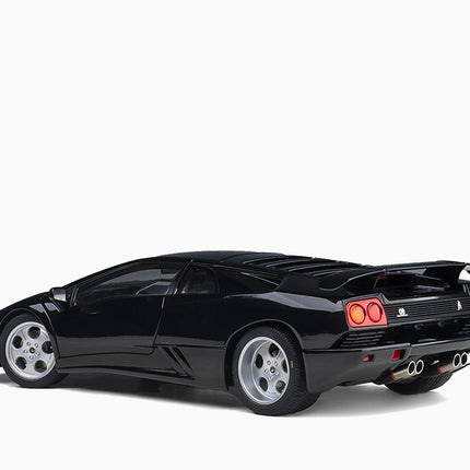 https://www.mydiecastcars.com/wp-content/uploads/2023/01/lamborghini-diablo-se30-black-autoart-4.jpg