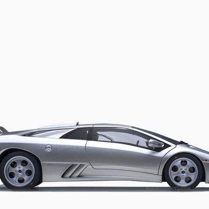 https://www.mydiecastcars.com/wp-content/uploads/2022/06/lamborghini-diablo-se30-silver-autoart-2.jpg