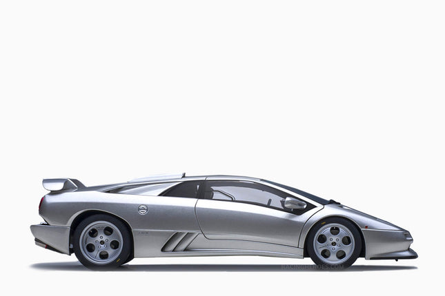 https://www.mydiecastcars.com/wp-content/uploads/2022/06/lamborghini-diablo-se30-silver-autoart-2.jpg