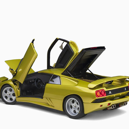 https://www.mydiecastcars.com/wp-content/uploads/2023/01/lamborghini-diablo-se30-yellow-autoart-2.jpg