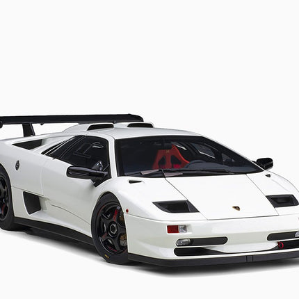 https://www.mydiecastcars.com/wp-content/uploads/2023/01/lamborghini-diablo-svr-white-autoart-1.jpg