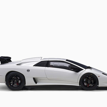 https://www.mydiecastcars.com/wp-content/uploads/2023/01/lamborghini-diablo-svr-white-autoart-3.jpg