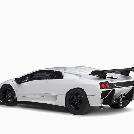 https://www.mydiecastcars.com/wp-content/uploads/2023/01/lamborghini-diablo-svr-white-autoart-4.jpg