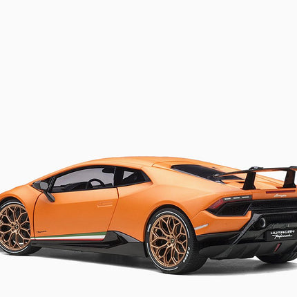 https://www.mydiecastcars.com/wp-content/uploads/2023/01/lamborghini-huracan-orange-autoart-4.jpg