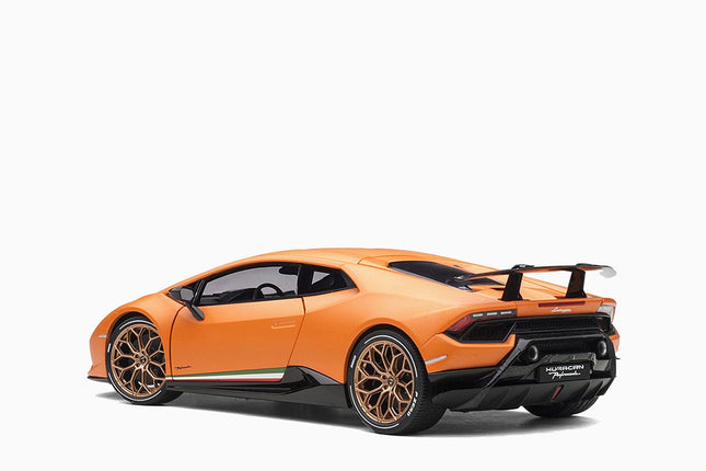 https://www.mydiecastcars.com/wp-content/uploads/2023/01/lamborghini-huracan-orange-autoart-4.jpg