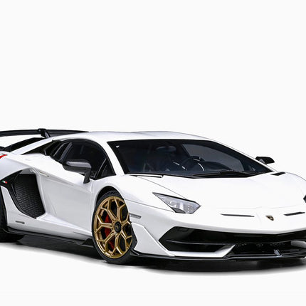 https://www.mydiecastcars.com/wp-content/uploads/2023/09/lamborghini-svj-white-autoart-2.jpg