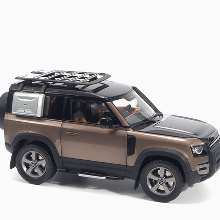 https://www.mydiecastcars.com/wp-content/uploads/2021/09/land-rover-defender-90-1.jpg