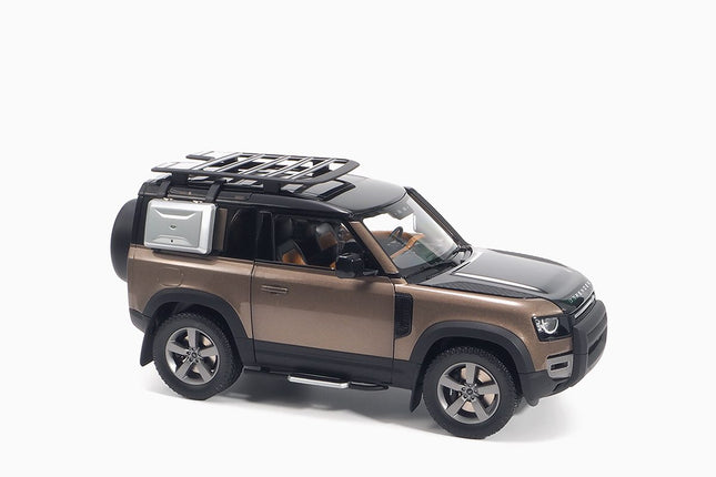 https://www.mydiecastcars.com/wp-content/uploads/2021/09/land-rover-defender-90-1.jpg
