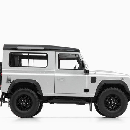 https://www.mydiecastcars.com/wp-content/uploads/2018/01/land-rover-defender-90-silver-11-v2.jpg