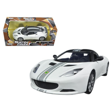 https://cdn.shopify.com/s/files/1/0504/9925/6496/files/lotus-evora-s-matt-white-with-black-top-and-gray-stripes-satin-paint-series-124-diecast-model-car-by-motormax-597442.jpg?v=1748418016