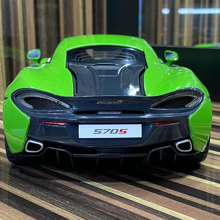 AutoArt McLaren 570S Green 1:18 Diecast Model Car - collectible scale model car