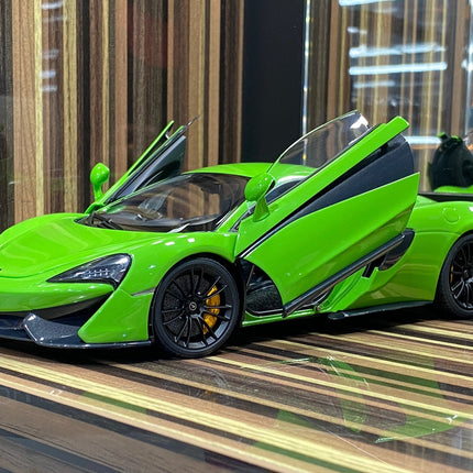 AutoArt McLaren 570S Green 1:18 Diecast Model Car - premium collector scale model