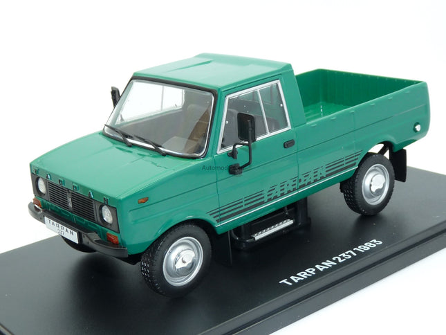 https://automodele.eu/environment/cache/images/productGfx_758777_0_0/mag24Tarpan-Tarpan-237-1983-Green-Hachette-124.jpg