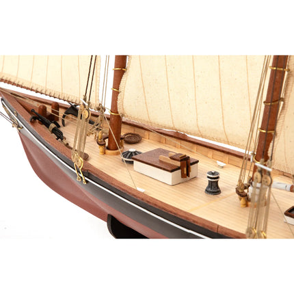 https://cdn.shopify.com/s/files/1/0622/6942/3871/files/maqueta-america-yate-1851-copa-america-cubierta-OcCre.webp?v=1774353100