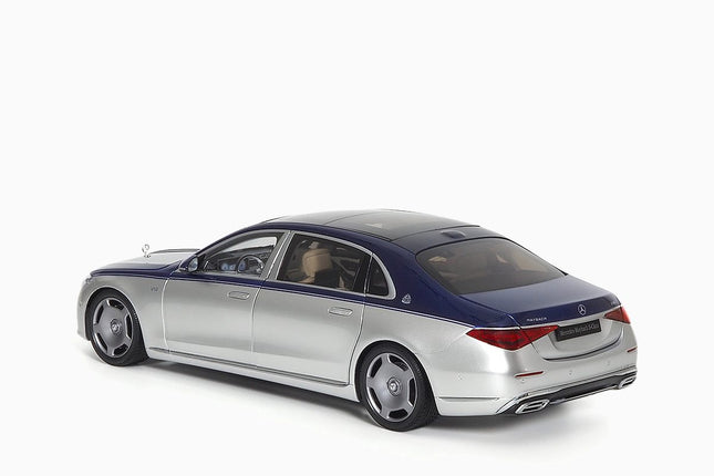 https://www.mydiecastcars.com/wp-content/uploads/2024/01/maybach-blue-silver-almost-real-2.jpg