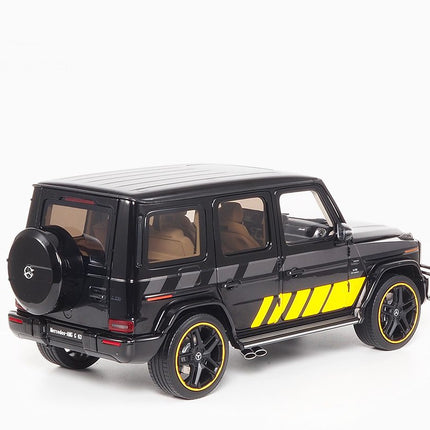 https://www.mydiecastcars.com/wp-content/uploads/2023/02/mb-amg-g-63-cigarette-edition-almost-real-3.jpg