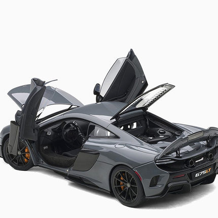 https://www.mydiecastcars.com/wp-content/uploads/2023/01/mclaren-675lt-gray-autoart-3.jpg