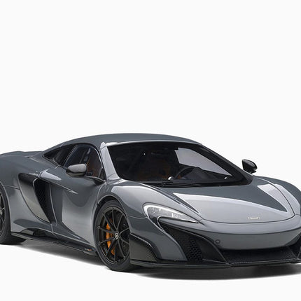 https://www.mydiecastcars.com/wp-content/uploads/2023/01/mclaren-675lt-gray-autoart-4.jpg