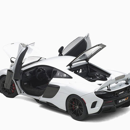https://www.mydiecastcars.com/wp-content/uploads/2023/01/mclaren-675lt-white-autoart-4.jpg