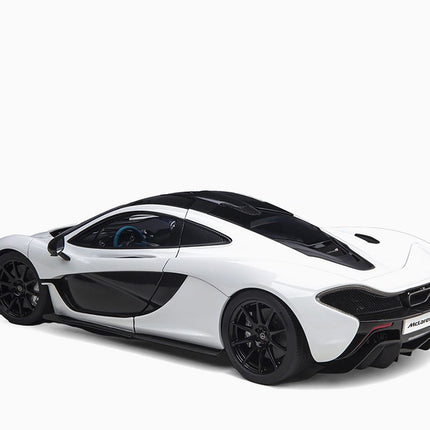 https://www.mydiecastcars.com/wp-content/uploads/2023/01/mclaren-p1-white-autoart-2.jpg