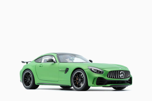 https://www.mydiecastcars.com/wp-content/uploads/2018/12/mercedes-amg-gt-green-2-2.jpg