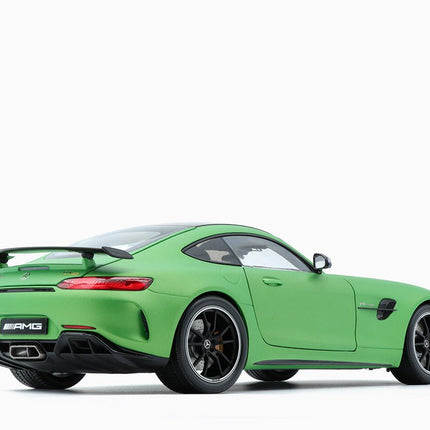 https://www.mydiecastcars.com/wp-content/uploads/2018/12/mercedes-amg-gt-green-3-2.jpg