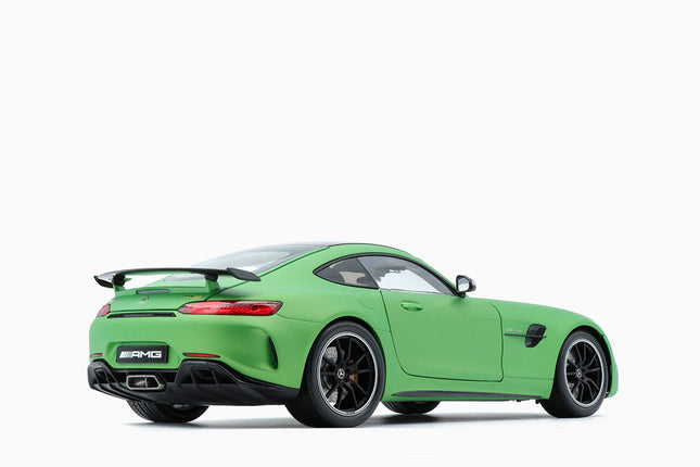 https://www.mydiecastcars.com/wp-content/uploads/2018/12/mercedes-amg-gt-green-3-2.jpg