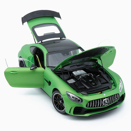 https://www.mydiecastcars.com/wp-content/uploads/2018/12/mercedes-amg-gt-green-4-2.jpg