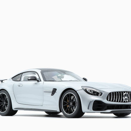 https://www.mydiecastcars.com/wp-content/uploads/2018/05/mercedes-amg-gtr-silver-1-2.jpg