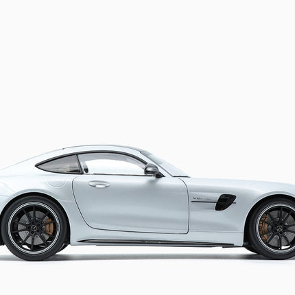 https://www.mydiecastcars.com/wp-content/uploads/2018/05/mercedes-amg-gtr-silver-3-2.jpg