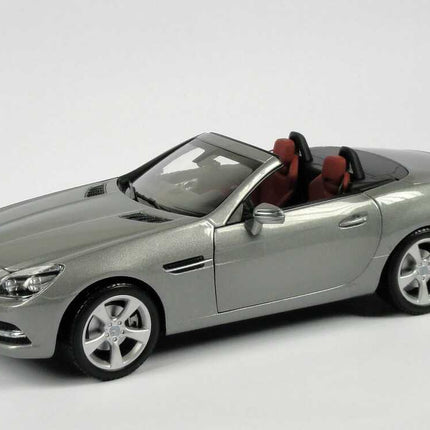 Minichamps Mercedes-Benz SLK R172 2011 Palladium Silver Metallic 1:18 scale model car, front three-quarter view of the roadster with the roof down