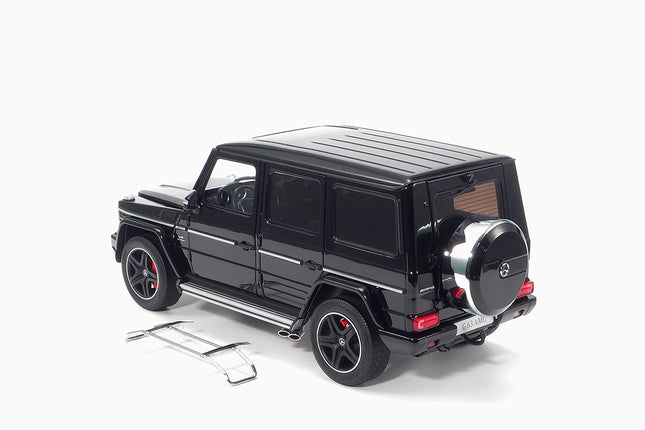 https://www.mydiecastcars.com/wp-content/uploads/2021/02/mercedes-g-63-black-almost-real-3.jpg