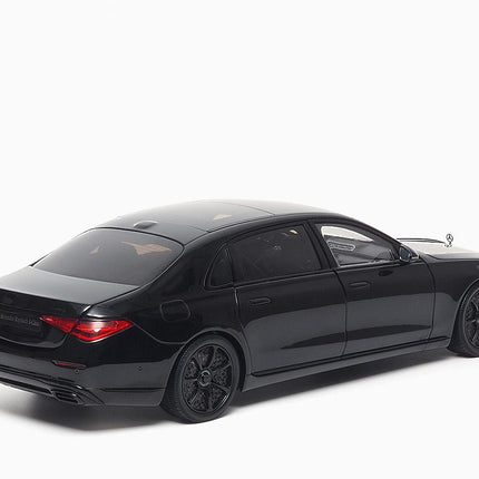 https://www.mydiecastcars.com/wp-content/uploads/2024/10/mercedes-maybach-black-almost-real-4.jpg