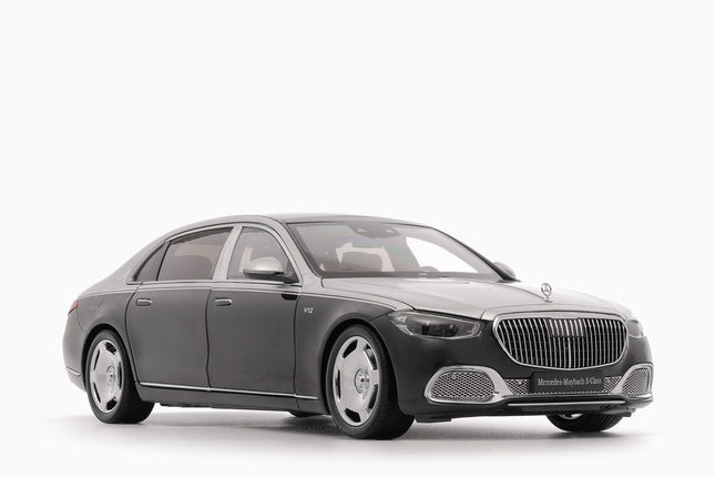 https://www.mydiecastcars.com/wp-content/uploads/2023/10/mercedes-maybach-black-silver-1w.jpg