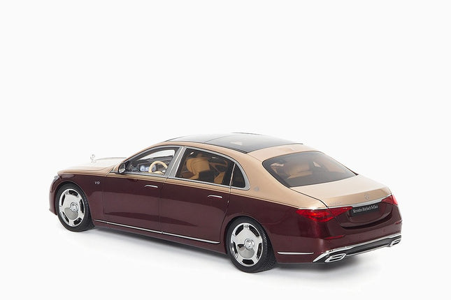 https://www.mydiecastcars.com/wp-content/uploads/2023/09/mercedes-maybach-s-class-gold-red-4.jpg