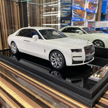 Motorhelix 1/18 Rolls-Royce Ghost EWB White Resin Model Car - detailed collector display model