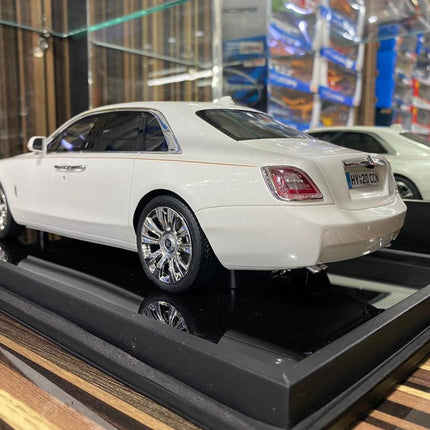 Motorhelix 1/18 Rolls-Royce Ghost EWB White Resin Model Car - studio product photo of the scale model