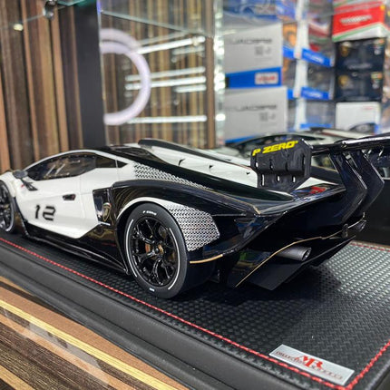 MR Lamborghini Essensa SC V12 1:18 Resin Diecast Model Car White & Carbon - fine detailed model replica