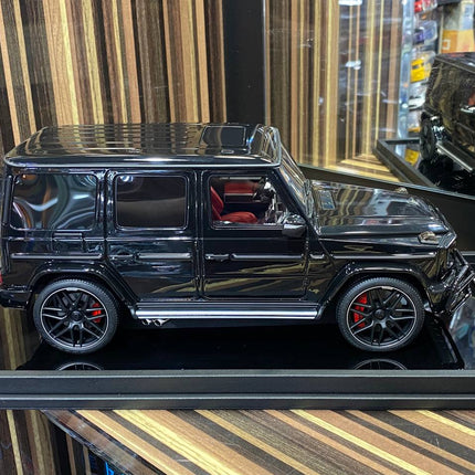 MotorHelix 1/18 Mercedes-Benz AMG G-63 2019 Resin Model Black - fine detailed model replica