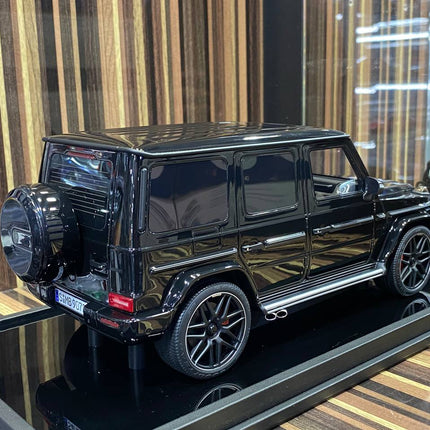 MotorHelix 1/18 Mercedes-Benz AMG G-63 2019 Resin Model Black - scale model for display