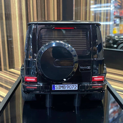 MotorHelix 1/18 Mercedes-Benz AMG G-63 2019 Resin Model Black - detailed die-cast style model