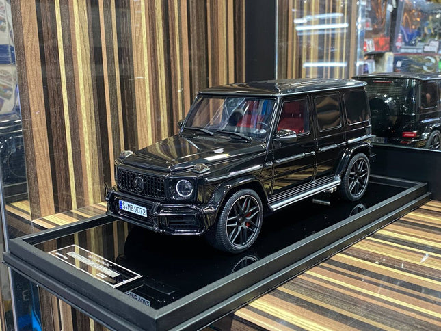 MotorHelix 1/18 Mercedes-Benz AMG G-63 2019 Resin Model Black - studio product photo of the scale model