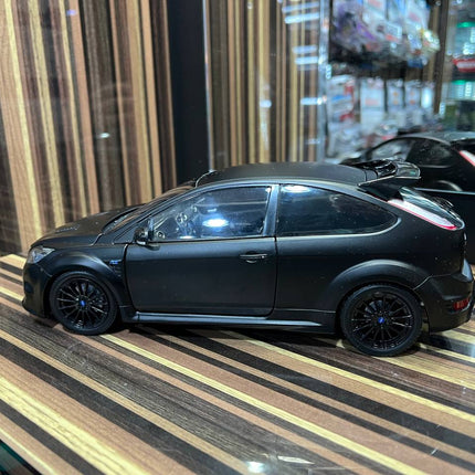 Minichamps Ford Focus RS500 1/18 Diecast Model All Opening Matt Black - fine detailed model replica