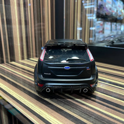 Minichamps Ford Focus RS500 1/18 Diecast Model All Opening Matt Black - scale model for display