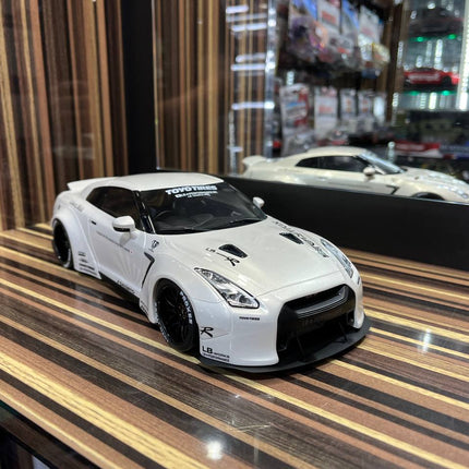 GT Spirit Nissan GTR R35 LBWK - 1/18 Resin Model, Not Opening - White - studio product photo of the scale model