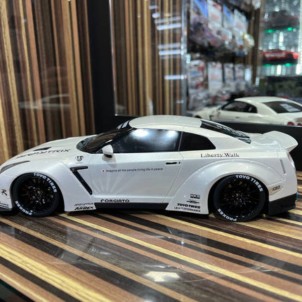 GT Spirit Nissan GTR R35 LBWK - 1/18 Resin Model, Not Opening - White - fine detailed model replica
