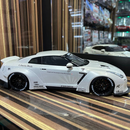 GT Spirit Nissan GTR R35 LBWK - 1/18 Resin Model, Not Opening - White - collectible scale model car