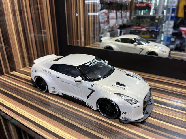 GT Spirit Nissan GTR R35 LBWK - 1/18 Resin Model, Not Opening - White - detailed collector display model