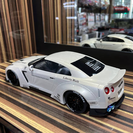 GT Spirit Nissan GTR R35 LBWK - 1/18 Resin Model, Not Opening - White - premium collector scale model